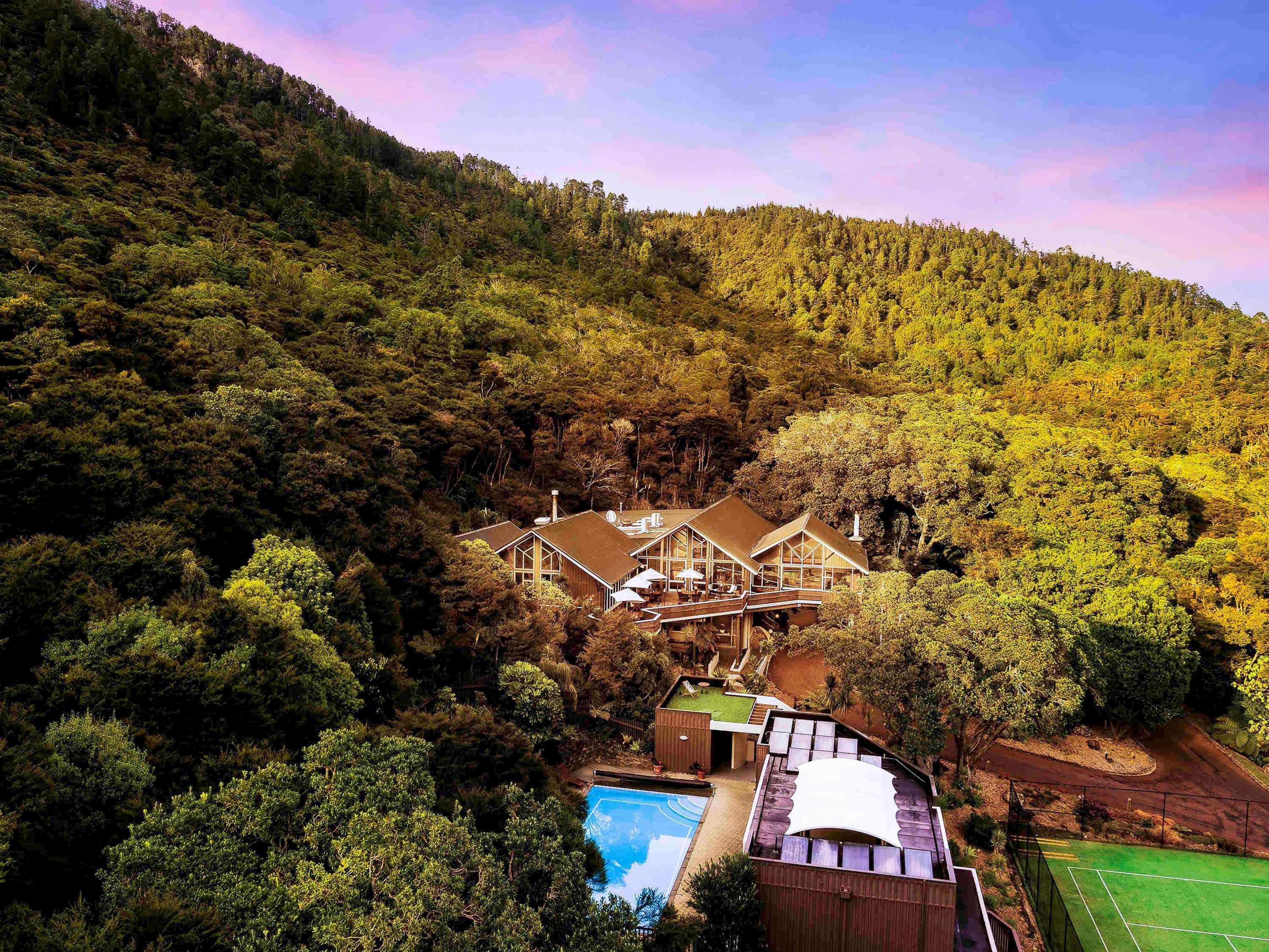 Grand Mercure Puka Park Resort Pauanui Exterior photo